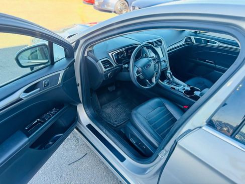 Used 2015 Ford Fusion SE w/ Equipment Group 202A FWD image 8