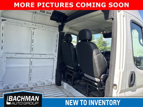 Used 2024 RAM ProMaster 2500 w/ Convenience Group FWD image 9