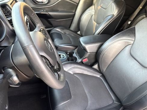 Used 2023 Jeep Cherokee Altitude Lux image 18