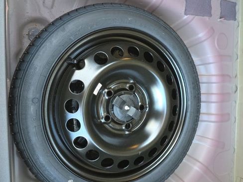 Used 2025 Chevrolet Trax LT w/ LT Convenience Package image 33