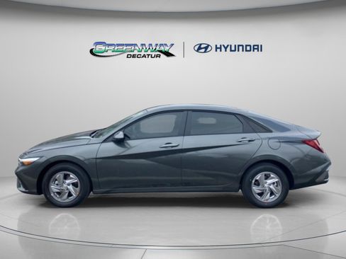 New 2026 Hyundai Elantra SE image 6