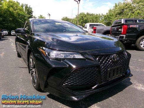 Used 2019 Toyota Avalon XSE FWD image 1