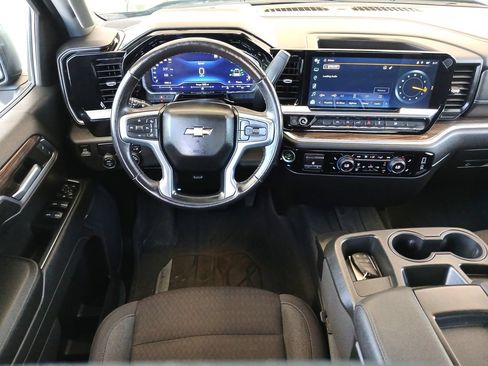 Used 2022 Chevrolet Silverado 1500 LT w/ Protection Package RWD image 12