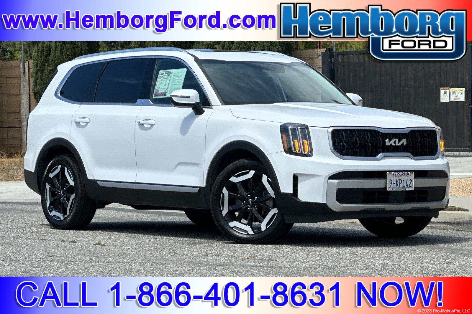 Used 2024 Kia Telluride EX w/ EX Captain's Chair Package FWD image 1