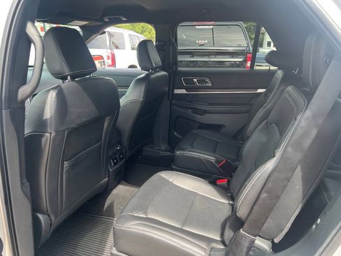 Used 2018 Ford Explorer Limited w/ Equipment Group 301A AWD/4WD image 17