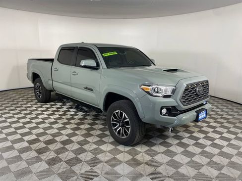 Used 2022 Toyota Tacoma TRD Sport AWD/4WD image 24