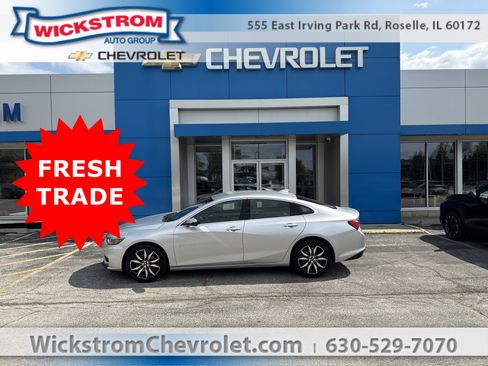 Used 2018 Chevrolet Malibu LT FWD image 1