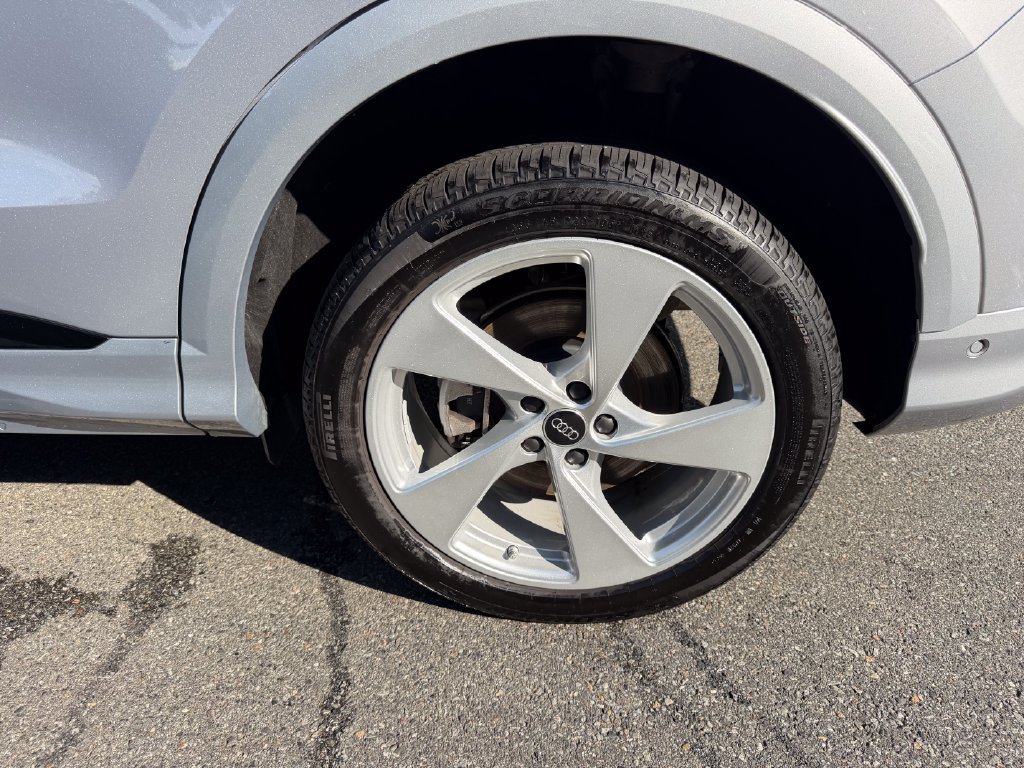 Used 2025 Audi Q5 Premium w/ Premium Plus AWD/4WD image 11