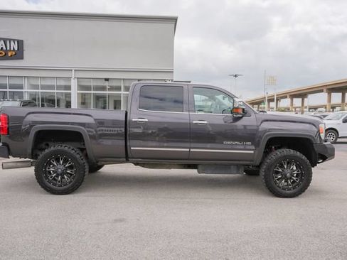 Used 2016 GMC Sierra 2500 Denali w/ Duramax Plus Package AWD/4WD image 4