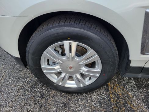 Used 2014 Cadillac SRX Luxury image 15