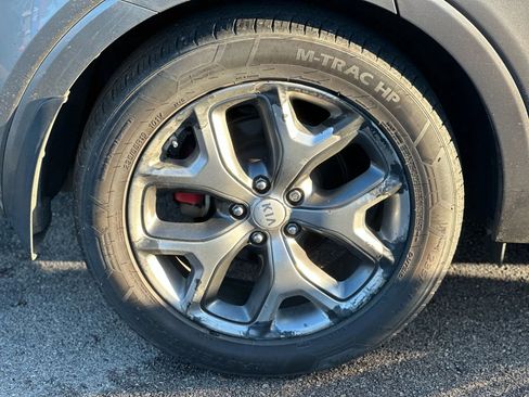 Used 2017 Kia Sorento SX image 28