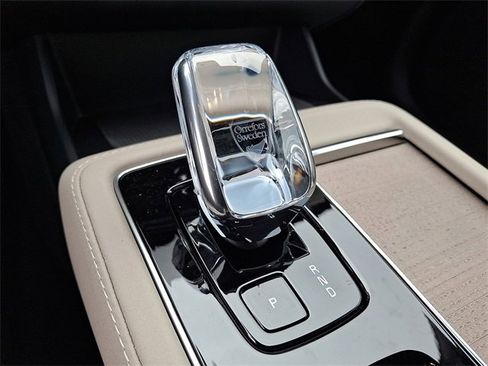 New 2026 Volvo XC90 B6 Plus w/ Protection Package Premier image 8