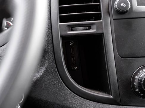 Used 2023 Mercedes-Benz Metris image 23