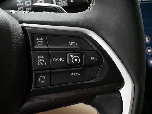 Used 2023 Jeep Grand Cherokee Limited w/ MOPAR Finishing Package image 25