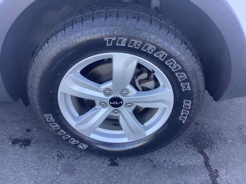 Used 2022 Kia Sorento LX AWD/4WD image 7