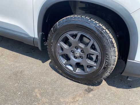 Used 2023 Honda Pilot TrailSport image 35