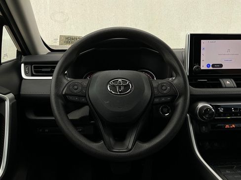 Used 2025 Toyota RAV4 XLE image 33