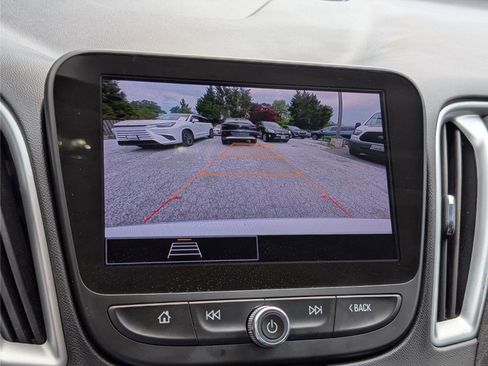 Used 2023 Chevrolet Malibu LS FWD image 25