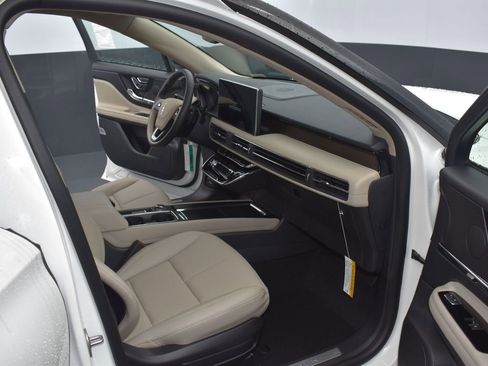 New 2025 Lincoln Corsair Grand Touring w/ Equipment Group 301A image 16