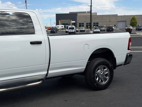 Used 2024 RAM 2500 Tradesman w/ Chrome Appearance Group AWD/4WD image 9