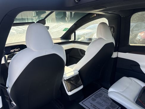 Used 2023 Tesla Model X AWD/4WD image 7