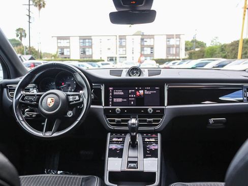 Used 2024 Porsche Macan Turbo AWD/4WD image 12