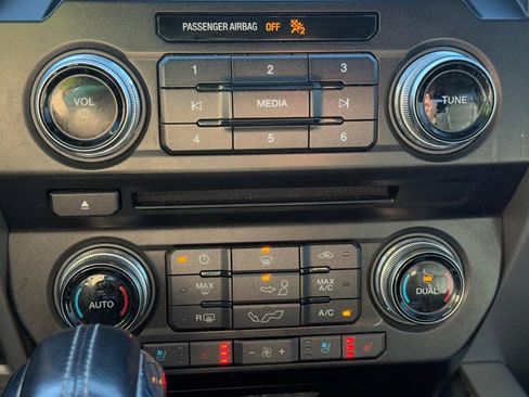 Used 2018 Ford F150 Lariat w/ Equipment Group 502A Luxury image 24