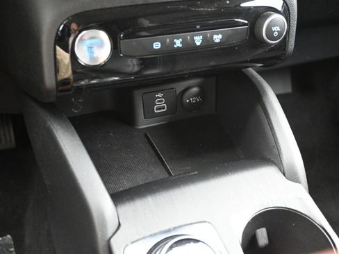 New 2024 Ford Escape SE image 19