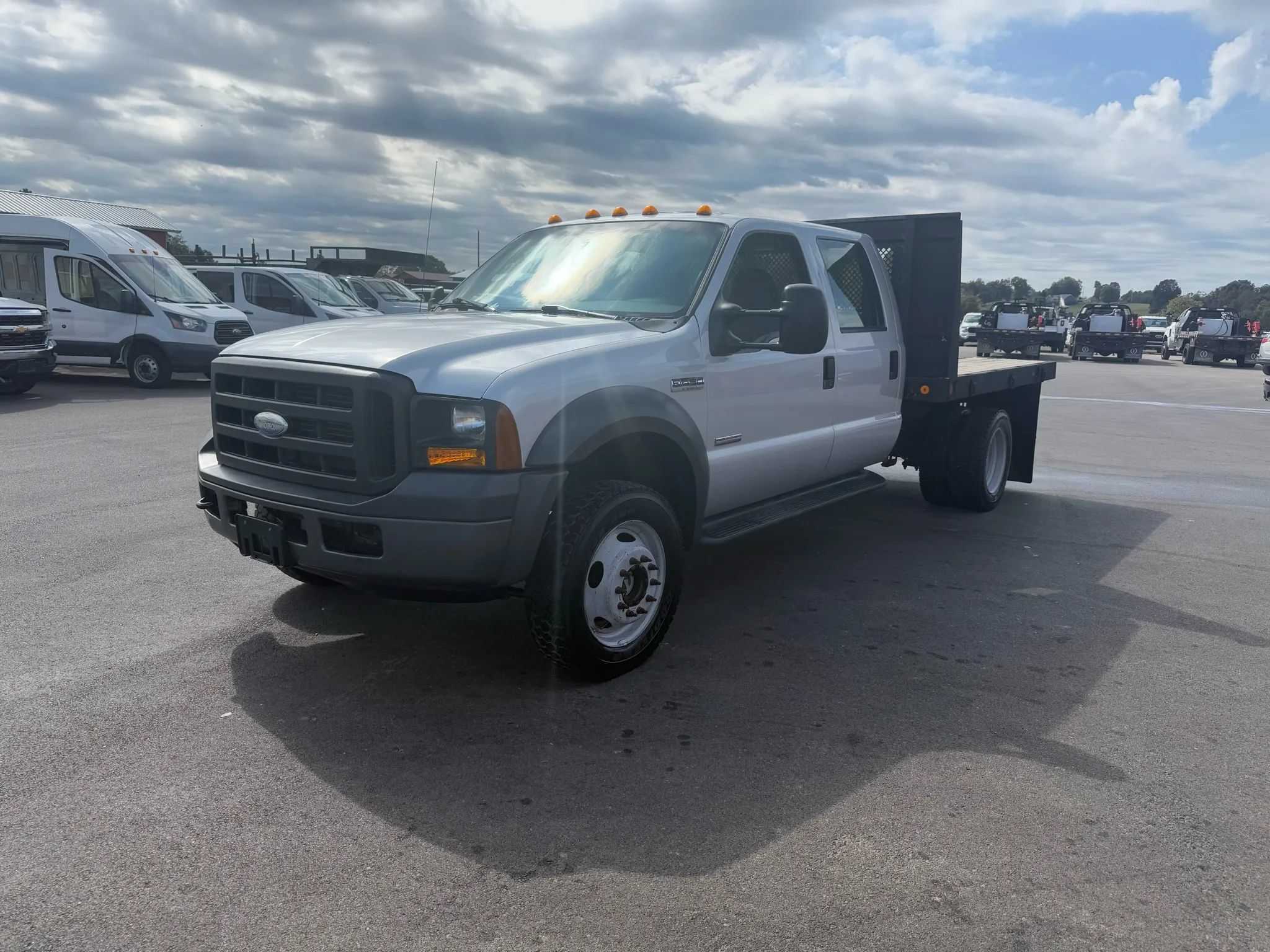 Used 2005 Ford F450 4x4 Crew Cab Super Duty image 2