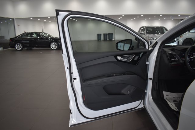 Used 2023 Audi Q4 e-tron Premium Plus w/ Premium Plus AWD/4WD image 9