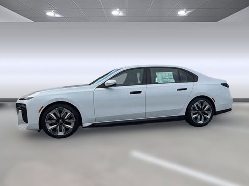 New 2026 BMW i7 xDrive60 AWD/4WD image 2