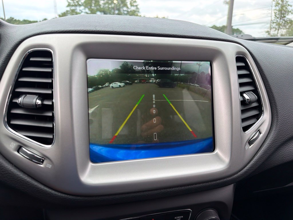 Used 2020 Jeep Compass Latitude AWD/4WD image 11