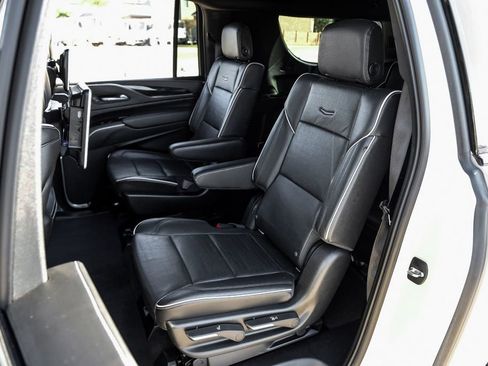 Used 2021 Cadillac Escalade ESV Sport image 40