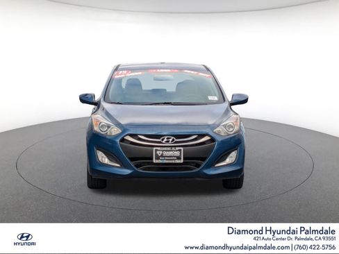 Used 2015 Hyundai Elantra GT image 2