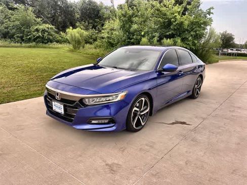 Used 2019 Honda Accord Sport image 2