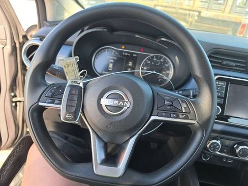 Used 2025 Nissan Versa SV FWD image 8