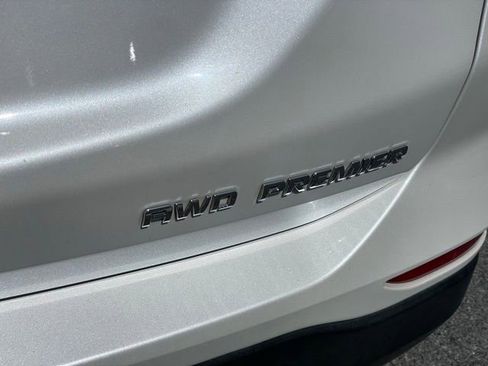 Used 2023 Chevrolet Equinox Premier AWD/4WD image 34
