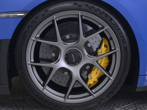Certified 2025 Porsche 911 GT3 RWD image 12