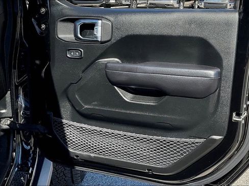 Used 2019 Jeep Wrangler Unlimited Rubicon AWD/4WD image 18