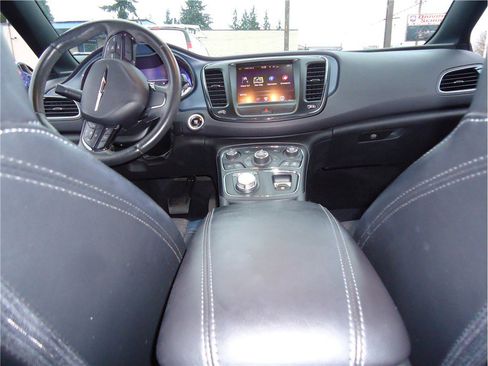 Used 2015 Chrysler 200 S w/ Navigation & Sound Group I image 18