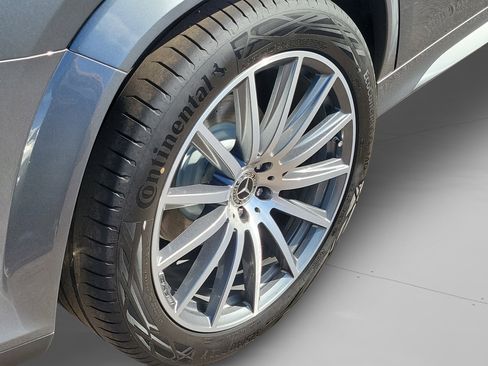 Certified 2025 Mercedes-Benz GLS 450 4MATIC image 32