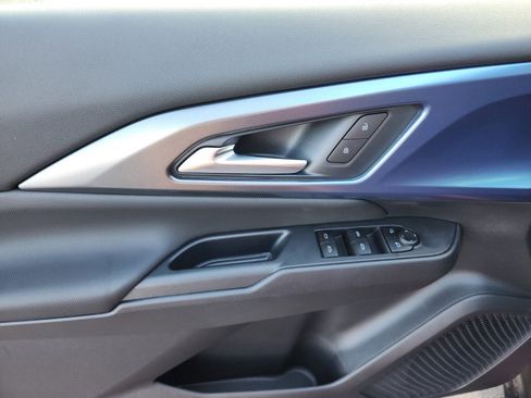 New 2026 Chevrolet Equinox EV LT image 10