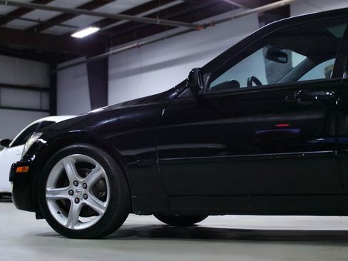 Used 2002 Lexus IS 300 image 20