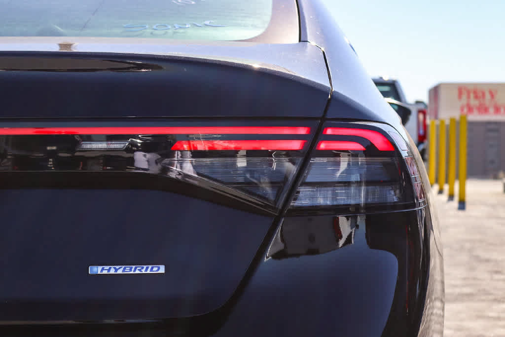 Used 2025 Honda Accord EX-L image 9