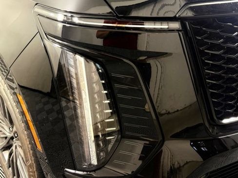 Used 2025 Cadillac Escalade Sport Platinum w/ LPO, Floor Liner Package AWD/4WD image 14
