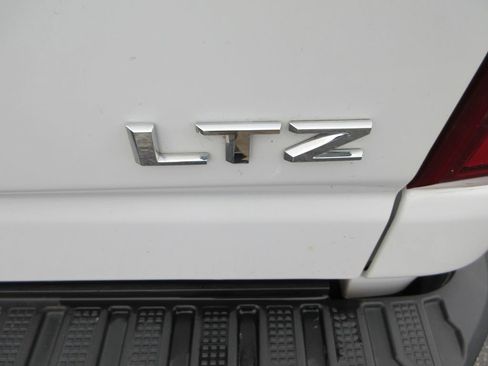 Used 2023 Chevrolet Silverado 3500 LTZ AWD/4WD image 15
