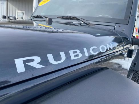 Used 2017 Jeep Wrangler Unlimited Rubicon w/ Cold Weather Group image 21