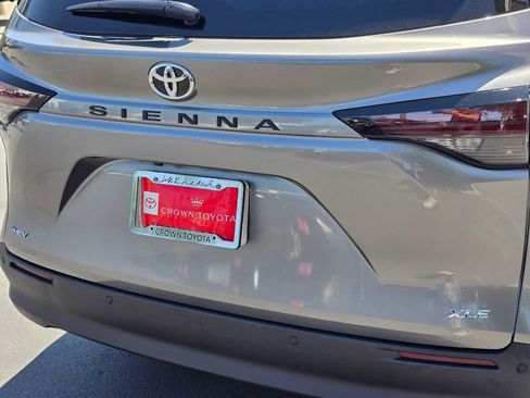 Certified 2026 Toyota Sienna XLE FWD image 14