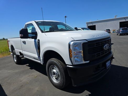 New 2025 Ford F250 XL w/ F-250 >10K GVWR Package image 3