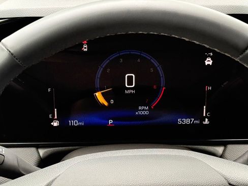 Used 2026 Chevrolet TrailBlazer LT w/ LT Cold Weather Package FWD image 17